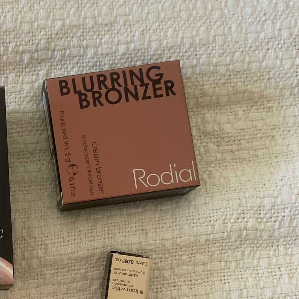 Rodial blurring bronzer - Picture 6 of 6
